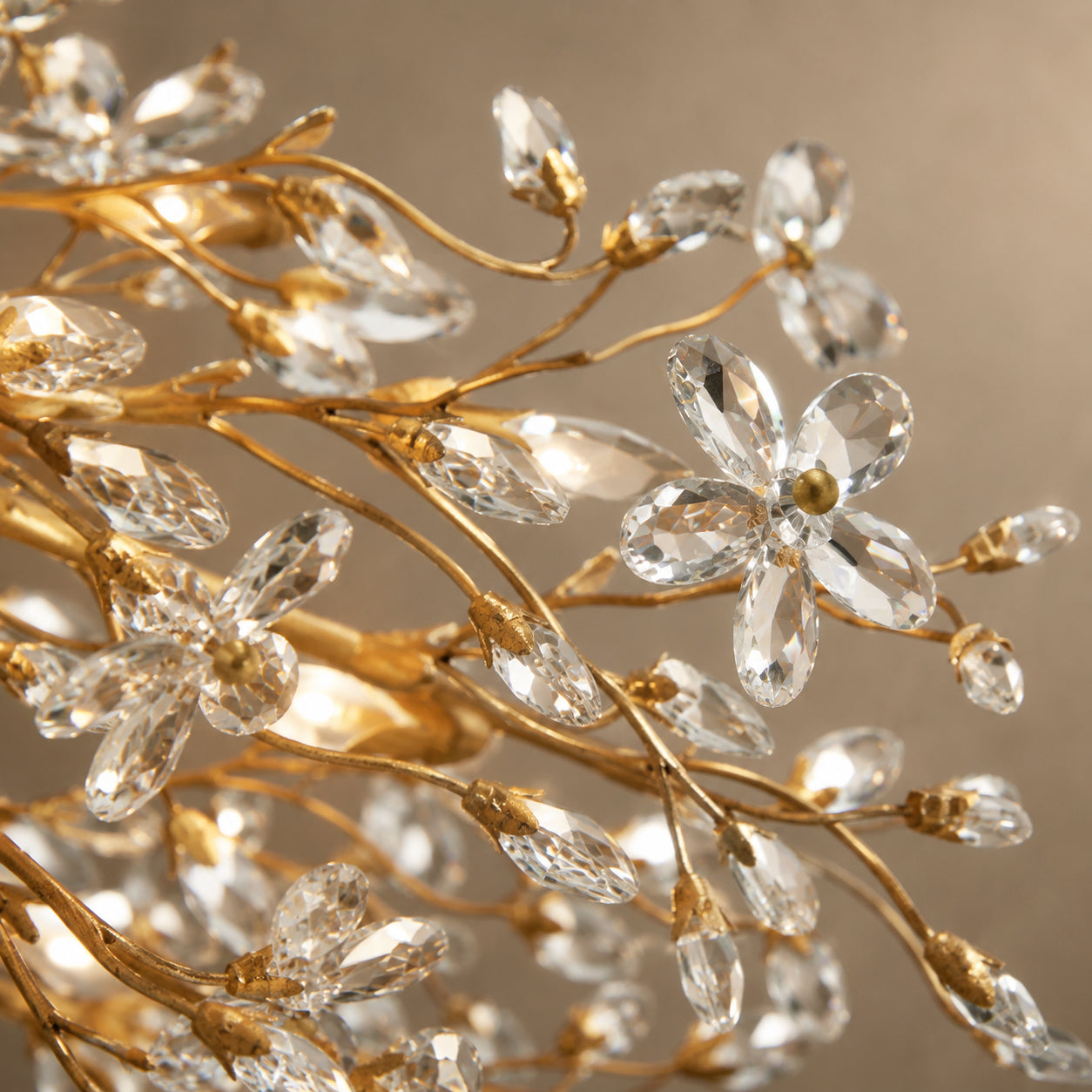fiore-metal-linear-chandelier-frame-detail-carra-home