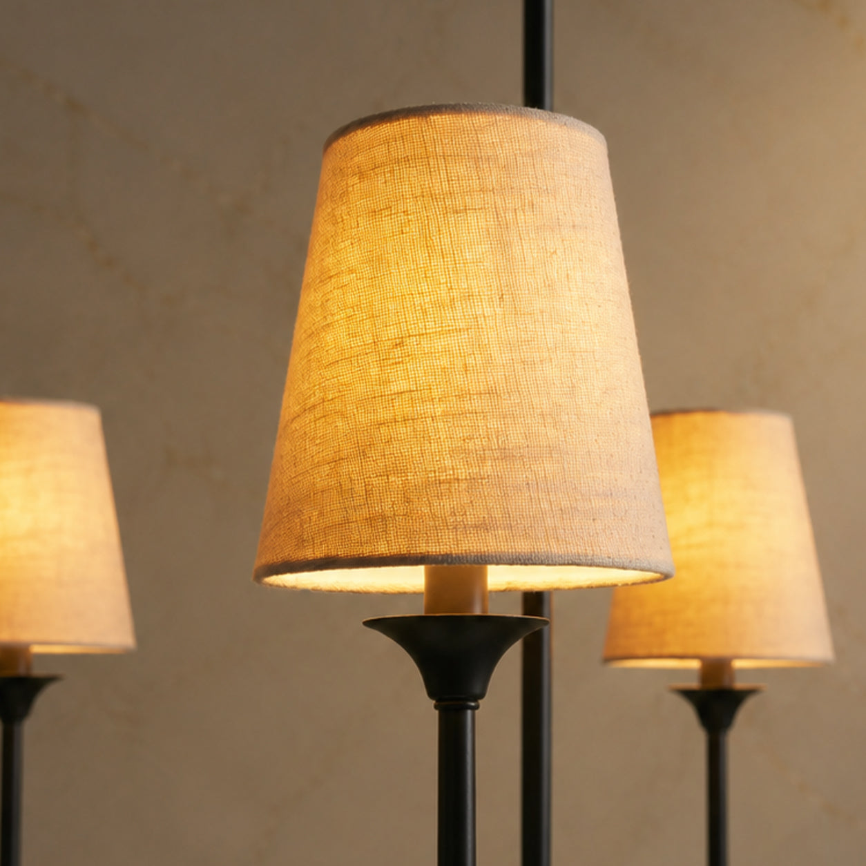 saige-metal-round-chandelier-black-frame-detail-carra-home
