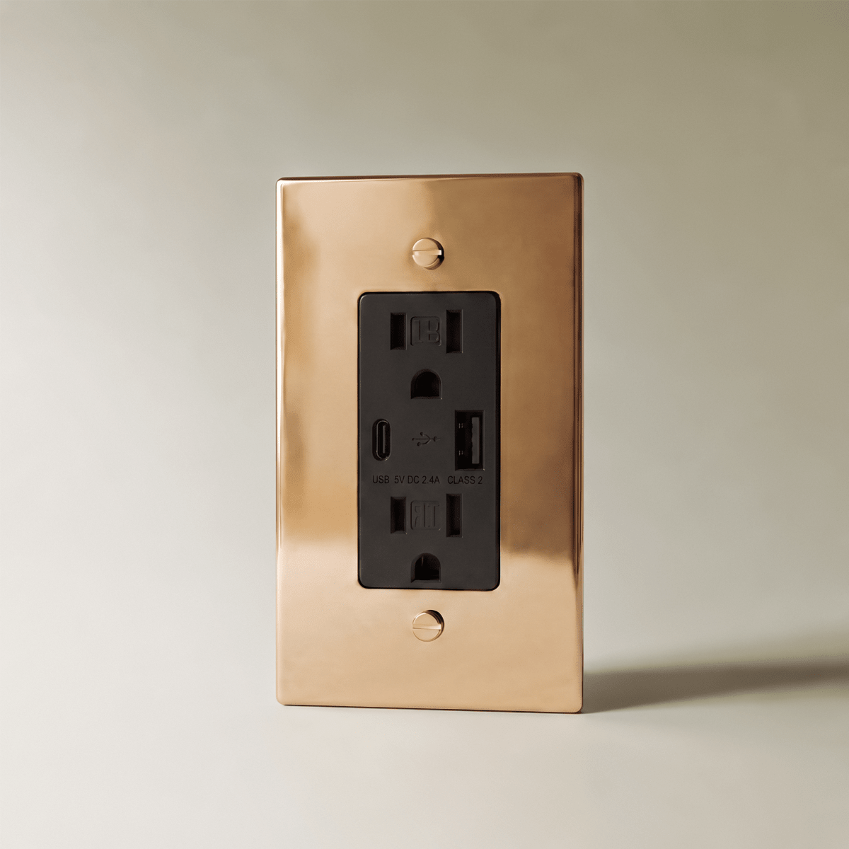 The Polished Brass Outlet — Black, 1 Gang, USB-C | CARRA HOME